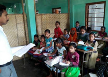 ৰাজ্যৰ শিক্ষা বিভাগৰ কোনো কৰ্মচাৰীয়ে ৩ বছৰলৈ নোৱাৰিব অন্য চাকৰিত আবেদন কৰিব
