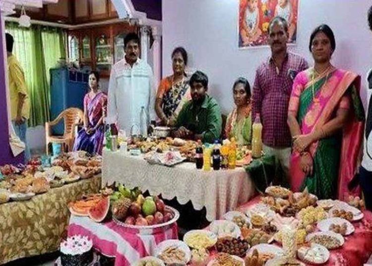 সংক্রান্তি উপলক্ষে ৩৬৫বিধ খাদ্যৰে শাহুৱেকৰ আপ্যায়ণ, চকু কপালত জোঁৱায়েকৰ 1 সংক্রান্তি উপলক্ষে ৩৬৫বিধ খাদ্যৰে শাহুৱেকৰ আপ্যায়ণ, চকু কপালত জোঁৱায়েকৰ