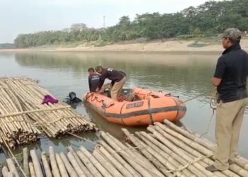 ২ বছৰীয়া কন্যা সন্তানটিৰ সৈতে বৰাক নদীত জপিয়ালে এগৰাকী মহিলাঃ বৰ্তমান পৰ্যন্ত নিৰুদ্দেশ