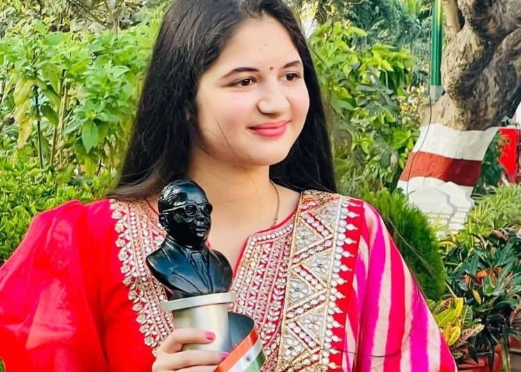 “বজৰংগী ভাইজান” ৰ মুন্নীলৈ সন্মানীয় ভাৰত ৰত্ন ড° আম্বেদকাৰ বঁটা
