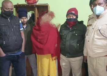 খটখটীত নিষিদ্ধ ড্ৰাগছ সহ মহিলা আটক