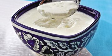 স্বাস্থ্য : দৈনিক দৈ খায় নেকি? খোৱাৰ আগতে মনত ৰাখিব এইবোৰ বিষয়