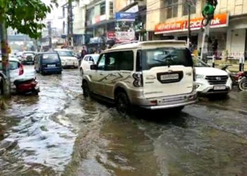 মহানগৰীত প্ৰৱল শিলাবৃষ্টি; ঠায়ে ঠায়ে কৃত্ৰিম বান