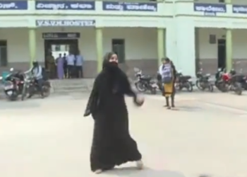 এটুকুৰা কাপোৰৰ বাবেই আমাক শিক্ষাৰ পৰা বঞ্চিত কৰিছে! মুখ খুলিলে ভাইৰেল মুস্কানে