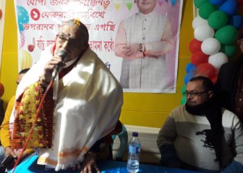 পুত্ৰৰ মংগল কামনাৰে বন্তি প্ৰজ্বলন মুখ্যমন্ত্ৰীৰ মাতৃ মৃণালিনা দেৱীৰঃ