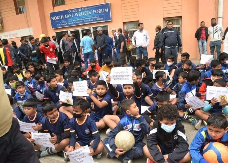 নিৰ্বাচনী হিংসাত অভিযুক্ত কটন বিশ্ববিদ্যালয়ৰ এইসকল ছাত্ৰ বিৰুদ্ধে শাস্তি ঘোষণা, পঢ়ক