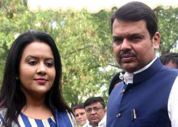মুম্বাইৰ যান-জটত বাঢ়িছে বিবাহ বিচ্ছেদ, দাবী প্রাক্তন মুখ্যমন্ত্রী ফড়ণবীসৰ পত্নীৰ