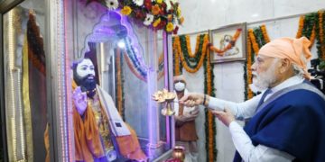 সন্ত ৰবিদাসৰ জন্মদিনত জুনজুনি বজাই কীর্তন গালে মোদীয়ে