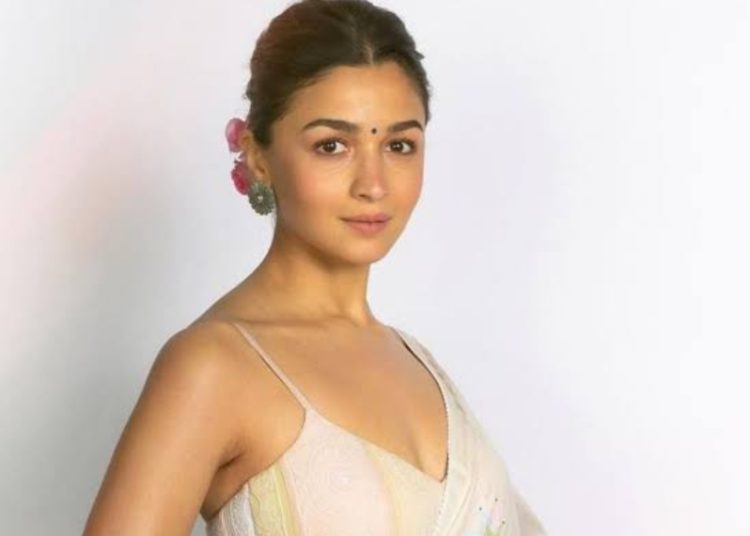 “বাৰ্লিন মহোৎসৱ” ত আলিয়া ভাটক প্ৰশংসা দৰ্শক-সমালোচকৰঃ