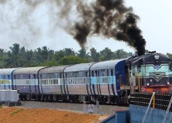 চেন্নাই এক্সপ্রেছত পেলাই থৈ আহিছিল গহনাভৰ্তি বেগ, সন্ধান দিলে ‘ঈশ্বৰে’