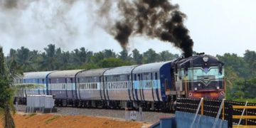 চেন্নাই এক্সপ্রেছত পেলাই থৈ আহিছিল গহনাভৰ্তি বেগ, সন্ধান দিলে ‘ঈশ্বৰে’