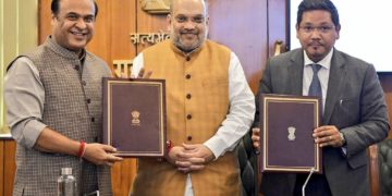 অসম-মেঘালয় সীমা সমস্যা সমাধানৰ ঐতিহাসিক চুক্তি স্বাক্ষৰ দুই মুখ্যমন্ত্ৰীৰ:
