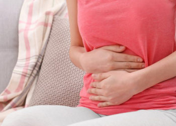 স্বাস্থ্য : বদহজম কমাবলৈ এই ৩ বদ অভ্যাস ত্যাগ কৰক