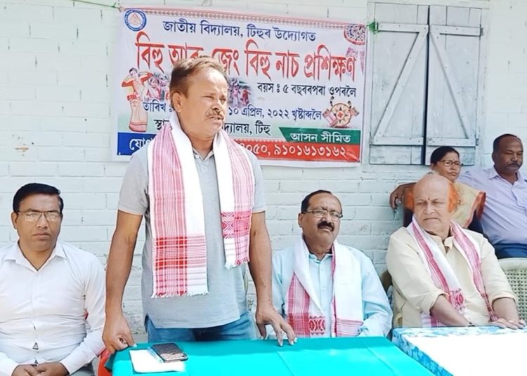 টিহুত বিহু নাচ আৰু জেং বিহু নাচৰ প্ৰশিক্ষণ শিবিৰ 1 টিহুত বিহু নাচ আৰু জেং বিহু নাচৰ প্ৰশিক্ষণ শিবিৰ