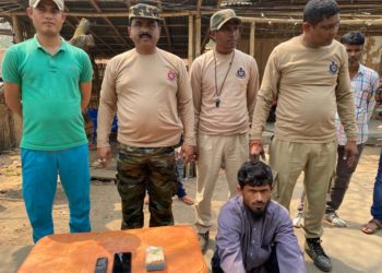 ডিলাইত সন্দেহযুক্ত হেৰ’ইন সহ এজন আটক
