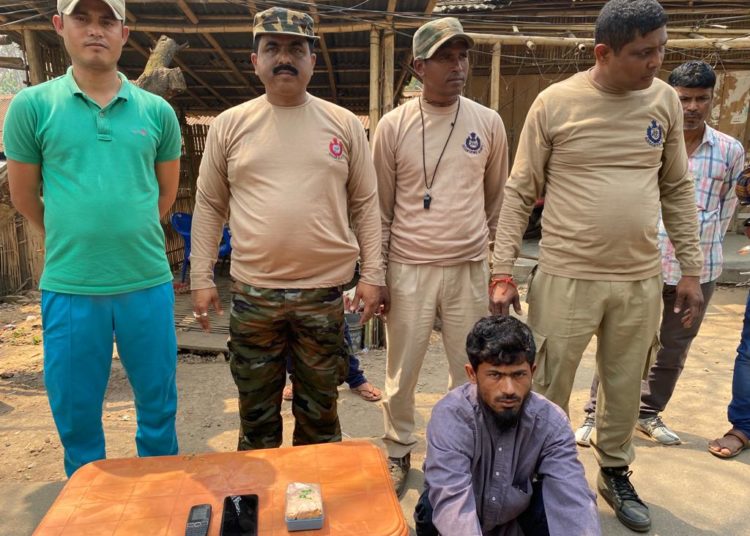 ডিলাইত সন্দেহযুক্ত হেৰ’ইন সহ এজন আটক