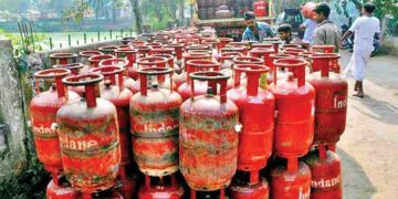 জনতাক মাধমাৰ; ৫০টকাকৈ ৰন্ধন গেছৰ মূল্য বৃদ্ধি