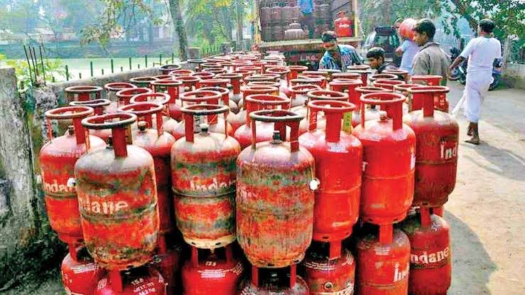 জনতাক মাধমাৰ; ৫০টকাকৈ ৰন্ধন গেছৰ মূল্য বৃদ্ধি 1 জনতাক মাধমাৰ; ৫০টকাকৈ ৰন্ধন গেছৰ মূল্য বৃদ্ধি