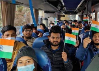 মানৱিক কৰিডৰেৰে এক লক্ষাধিক লোক আঁতৰালে ইউক্ৰেইনৰ পৰা