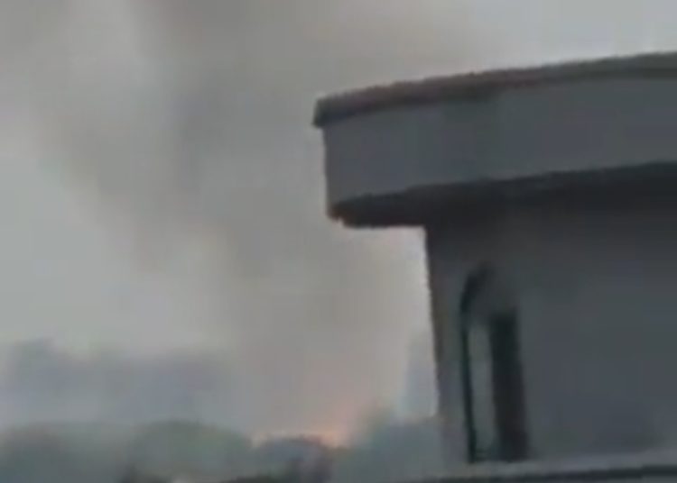 পাকিস্তানৰ শিয়ালকোট সেনাঘাটিত একাধিক বিস্ফোৰণ, অস্ত্রাগাৰত অগ্নিকাণ্ড 1 পাকিস্তানৰ শিয়ালকোট সেনাঘাটিত একাধিক বিস্ফোৰণ, অস্ত্রাগাৰত অগ্নিকাণ্ড