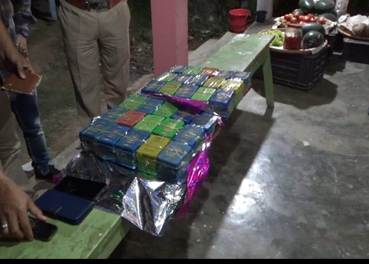 হোজাইত আৰক্ষীৰ সফল অভিযানঃ জব্দ কৰিলে ৬০ টা চাবোনৰ বাকচ ভৰ্তি ড্ৰাগছ সহ দুই সৰবৰাহকাৰী