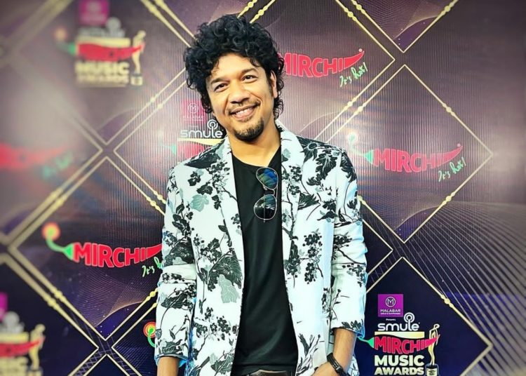 বিহু মঞ্চত পৰিৱেশন কৰিবলৈ অংগৰাগ পাপন মহন্তই ল’ব ৮ লাখৰ পৰা ১০ লাখ টকাঃ দীপলিনাৰ কিমান? জানক