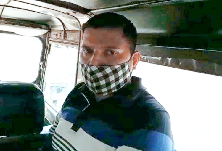 মহানগৰ আৰক্ষী জালত মাৰণাস্ত্ৰৰ অনুজ্ঞাপত্ৰ প্ৰদান কৰা প্ৰৱঞ্চক গ্ৰেপ্তাৰ: