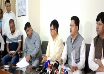 ছিদ্দিক আহমেদক কংগ্ৰেছৰ পৰা নিলম্বন:শশীকান্ত ভোট বাতিলৰ দাবীত নিৰ্বাচন আয়োগলৈ কংগ্রেছৰ পত্ৰ