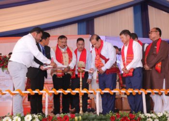 শান্তিচুক্তিত স্বাক্ষৰিত ছয় বিদ্ৰুোহী সংগঠনৰ সদস্য সকললৈ চাৰিলাখ টকাৰ এককালীন সাহায্য প্ৰদান মুখ্যমন্ত্ৰী ডাঃ হিমন্ত বিশ্ব শৰ্মাৰ