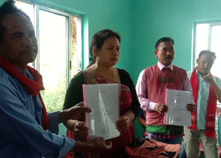 কাৰ্বি আংলং স্বায়ত্বশাসিত পৰিষদৰ বাবে নিৰ্দলীয় প্ৰাৰ্থী নিছ তেৰাংপীৰ সমৰ্থনত ৰংপ্লিমপ্লামত নিৰ্বাচনী সভা: