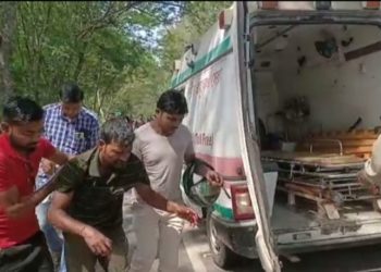 বোকাজানত পথ দুৰ্ঘটনা:আহত মেজিকৰ চালক
