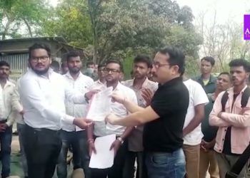বোকাজানত চাহ জনজাতি ছাত্ৰ সন্থাৰ তিনিঘণ্টীয়া ধৰ্ণা : মুখ্যমন্ত্ৰীলৈ স্মাৰক-পত্ৰ প্ৰেৰণ
