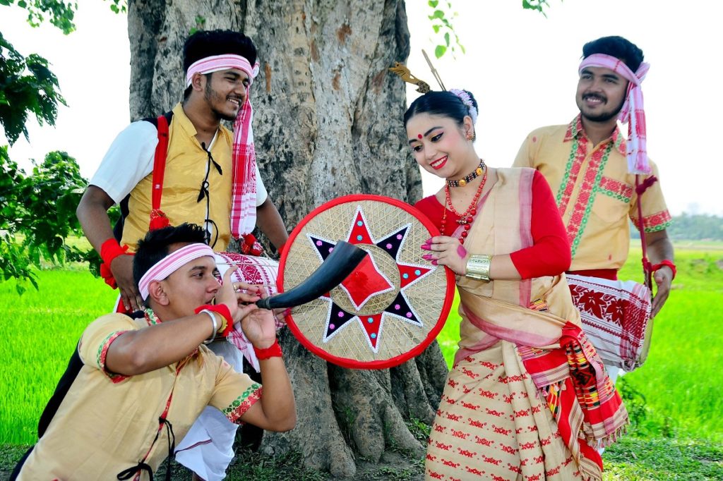 প্ৰকৃতি প্ৰেমৰ পৰা বিশ্ব প্ৰেমৰ বাণী বিলাও আহক এই ব'হাগতে: 4 ব'হাগ