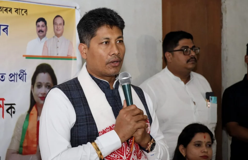 পিযুষ হাজৰিকা