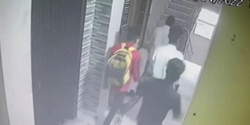 গুৱাহাটীত দিন-দুপৰতে বিলাসী এপাৰ্টমেণ্টত ডকাইতি; সমগ্ৰ দৃশ্য বন্দী চিচিটিভিত