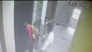 গুৱাহাটীত দিন-দুপৰতে বিলাসী এপাৰ্টমেণ্টত ডকাইতি; সমগ্ৰ দৃশ্য বন্দী চিচিটিভিত 3 IMG 20220404 WA0015 | ASSAM TIMES POST