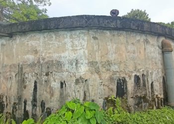 মহানগৰীত পানী ভয়ৱাহ নাটনি মাজতে খাৰঘুলি সাতপুখুৰী পানী যোগান প্ৰকল্পত দৈনিক নষ্ট হাজাৰ-হাজাৰ লিটাৰ পানী