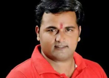 দিল্লীত ঘৰৰ সন্মুখতেই গুলীয়াই হত্যা বিজেপি নেতাক: