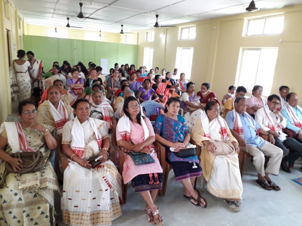 কিৰণ কলিতা আৰু প্ৰেমদা দত্তক সম্বৰ্ধনা জিলা মহিলা সমিতিৰ