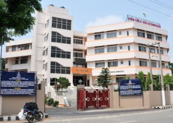 ৭০০পৃষ্ঠাৰ আৰু ৫০০০নথি-পত্ৰৰে এপিএছচি কেলেংকাৰী ন্যায়িক প্ৰতিবেদন ৰাজ্য চৰকাৰক দাখিল