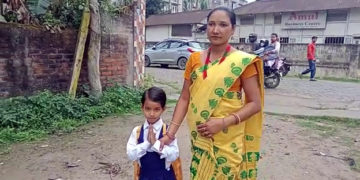 সোণালী শৈশৱ বন্ধ কুঠৰীত অতিক্ৰমি এতিয়া মুক্ত মনমায়া : হাঁহি-ধেমালিৰে আৰম্ভ আনুষ্ঠানিক শিক্ষা
