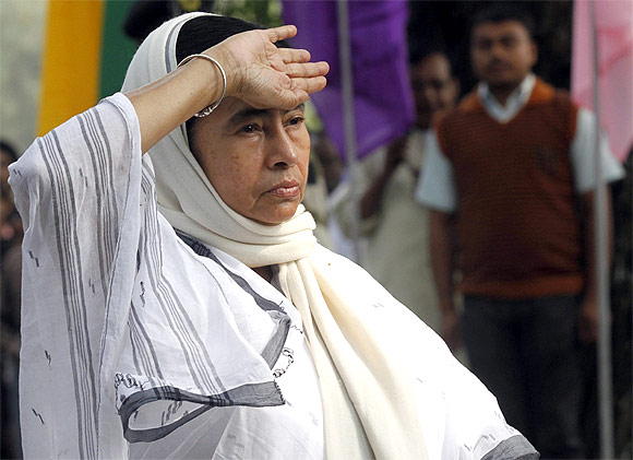 'Bengal is not cooperating with the centre''.