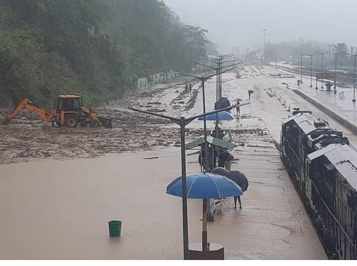 নেৰেনেপেৰা বৰষুণৰ ফলত এসপ্তাহ ধৰি ডিমা হাছাওত প্ৰকৃতিৰ ৰুদ্ৰ ৰূপ 1 নেৰেনেপেৰা বৰষুণৰ ফলত এসপ্তাহ ধৰি ডিমা হাছাওত প্ৰকৃতিৰ ৰুদ্ৰ ৰূপ