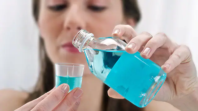 মুখৰ দুর্গন্ধৰ সমস্যাৰ পৰা পৰিত্ৰাণ