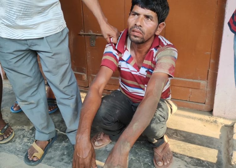 টমটম চালক ৰূপী অপহৰণকাৰীঃ নগাঁৱত ৬ বছৰীয়া শিশুক অপহৰণৰ চেষ্টা 1 টমটম চালক ৰূপী অপহৰণকাৰীঃ নগাঁৱত ৬ বছৰীয়া শিশুক অপহৰণৰ চেষ্টা