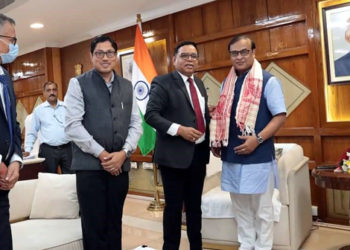 আদানি গ্ৰুপৰ প্ৰতিনিধিৰ সৈতে মুখ্যমন্ত্ৰীৰ আলোচনা, বহুকেইটা প্ৰকল্প ৰূপায়ণৰ সম্ভাৱনা