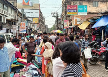 মঙলবাৰে ঈদ: মূল্যবৃদ্ধি প্ৰভাৱ গুৱাহাটী ঈদৰ বজাৰত