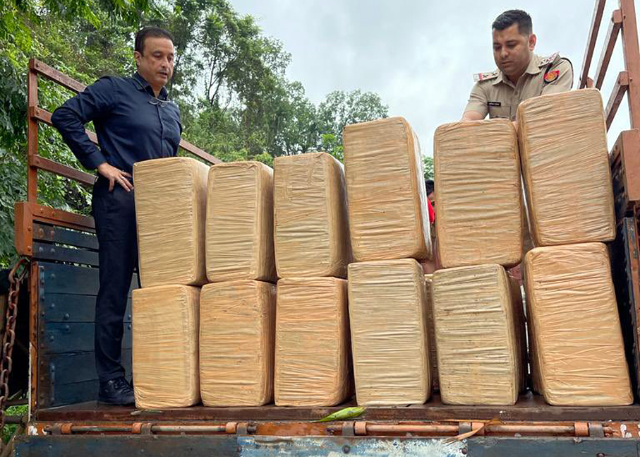 800 kgs of ganja seized