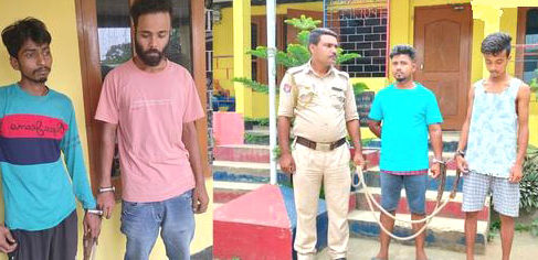 বহিঃৰাজ্যৰ চোৰৰ সন্ত্ৰাস:আজি আৰক্ষীয়ে আটক কৰিলে ৪ দুধৰ্ষ চোৰক 1 বহিঃৰাজ্যৰ চোৰৰ সন্ত্ৰাস:আজি আৰক্ষীয়ে আটক কৰিলে ৪ দুধৰ্ষ চোৰক
