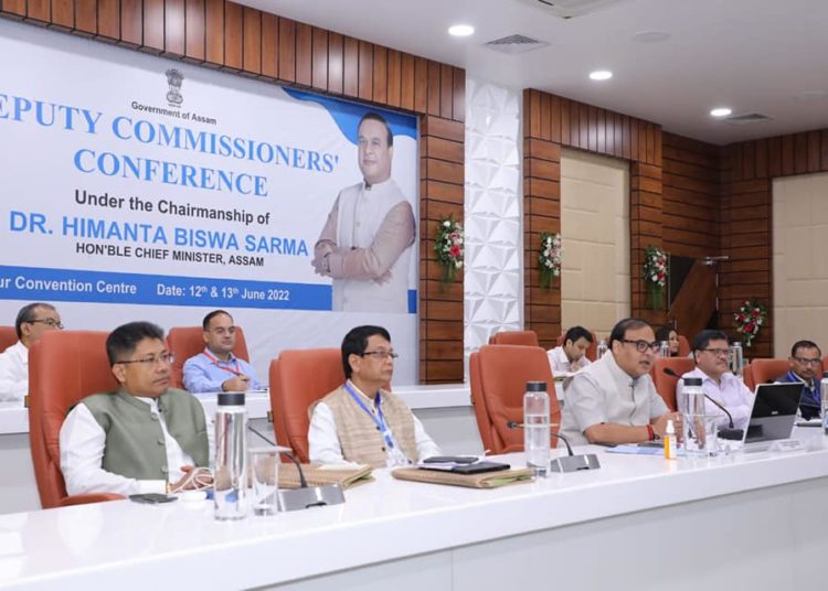 আজিৰে পৰা দুদিনীয়াকৈ অনুষ্ঠিত উপায়ুক্ত সন্মিলনত মুখ্যমন্ত্ৰী হিমন্ত বিশ্ব শৰ্মাই ব্যক্ত কৰিলে ৰাজ্যৰ উন্নয়নৰ বতৰাঃ 1 আজিৰে পৰা দুদিনীয়াকৈ অনুষ্ঠিত উপায়ুক্ত সন্মিলনত মুখ্যমন্ত্ৰী হিমন্ত বিশ্ব শৰ্মাই ব্যক্ত কৰিলে ৰাজ্যৰ উন্নয়নৰ বতৰাঃ